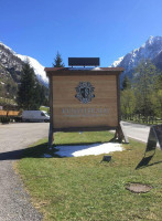 Gasthof Zur Künstleralm outside