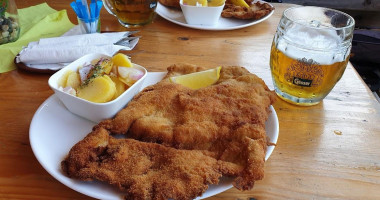 Schnitzelwirt food