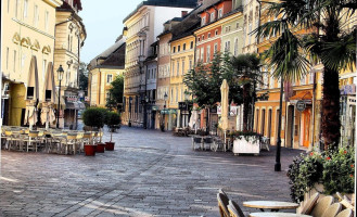 Café Am Alten Platz inside