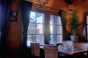 La Lanterne et le Vieux-Chalet food