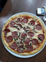 Pizzeria Roma food