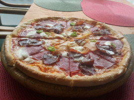 Canpare Pizza food