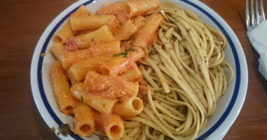 La Pasta food