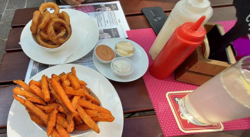 Burgerei food