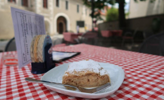 Tinis Kaffee Eckerl food