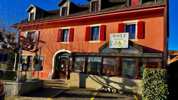 Café-restaurant de la Fontaine outside