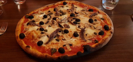 Le Fiamme Pizzeria food