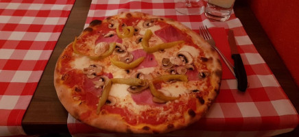 Le Fiamme Pizzeria food