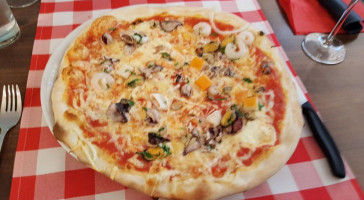 Le Fiamme Pizzeria food