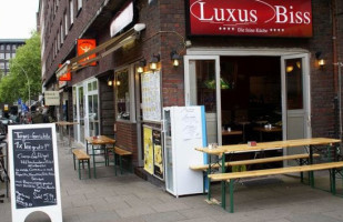 Luxus Biss outside