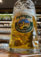 Ayinger am Platzl - Speisen und Trank food