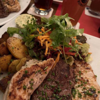 Hütt'n Wirtshaus food