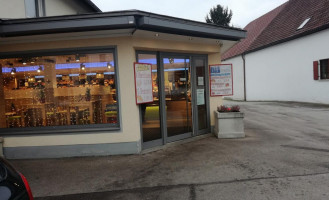 Bäckerei-konditorei Martin Müller outside