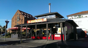 Hermsburger Restaurants outside