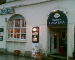 Pizzeria Casa Mia outside