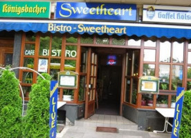 Bistro Sweetheart inside