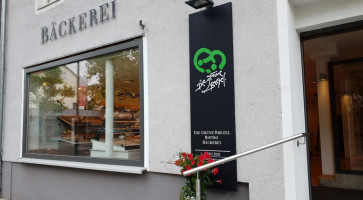 Grüne Brezel Bäckerei outside