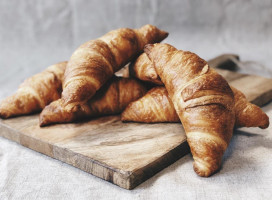 Junge Die Bäckerei. Greifswald Elisenpark inside