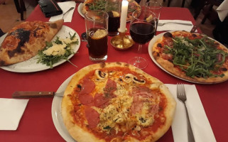 Pizzeria Gino food