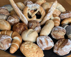 Landbäckerei Plötner food