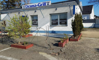 Drama Grill outside