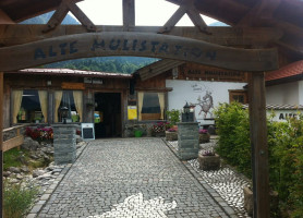 Alte Mulistation outside