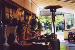 Akropolis inside