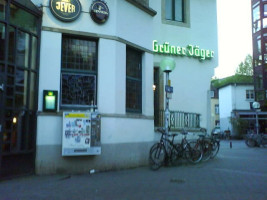 Grüner Jäger outside