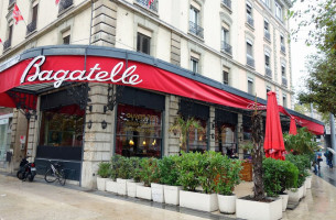 Bagatelle outside