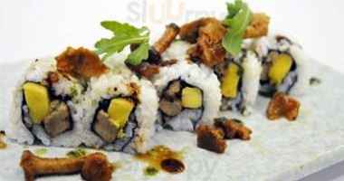 Sushi Aux 5 Epices food