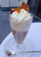 Bistro Voila food