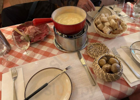 Raclette-stube food