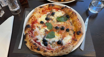 Pizzeria La Rive food