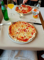 Römerbad Pizzeria Da Vito food