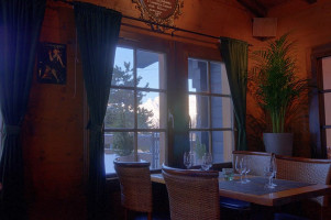 La Lanterne et le Vieux-Chalet food