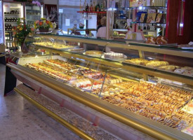 Pasticceria Nespoli inside