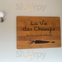 La Vie Des Champs outside