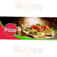 Mega Pizza Kurier food