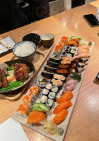 Myo Sushi food