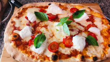 Pizzeria Gusto Italiano food