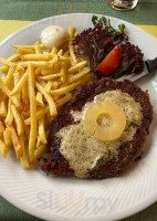 Rössli Schnitzelkönig food