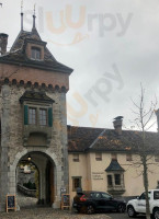 Schloss Oberhofen outside