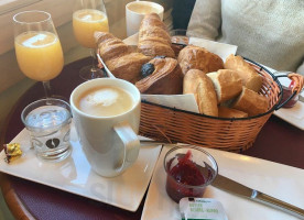 Tea Room De La Baye food