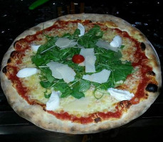 La Rose Rouge Pizzeria food