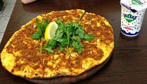 Urfa Lahmacun & Kebabhaus food