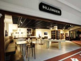 Leo Hillinger Lounge Designer Outlet Salzburg inside