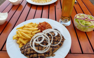 Gyros Palast food