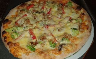 Pizzeria La Roma food