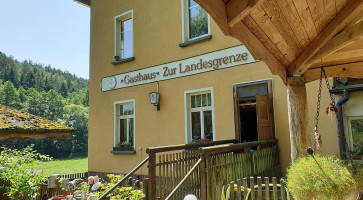 Zur Landersgrenze inside