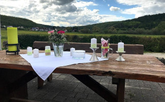 Wiesenhof Bauernmarkt U. Vesperstube Inh. R. Konold food